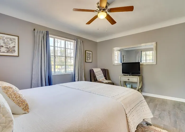 Single-story Retreat ~ 1 Mi To Downtown Tucson! Tucson