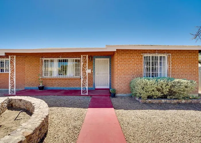 Single-story Retreat ~ 1 Mi To Downtown Tucson! * Tucson