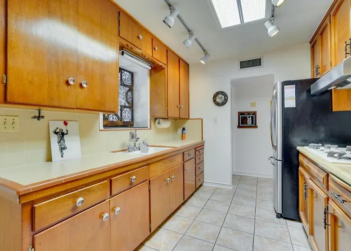 Single-story Retreat ~ 1 Mi To Downtown Tucson!